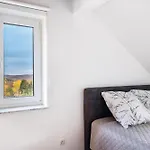 Am Stadtrand Von *
