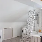 Apartment Am Stadtrand Von *