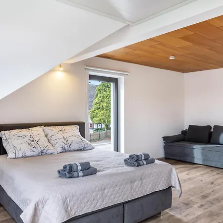 Am Stadtrand Von Apartament